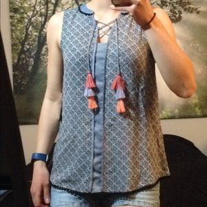 Knox Rose NWT sleeveless tassel shirt